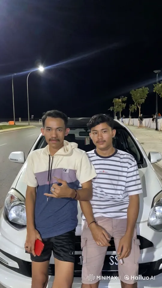 Nighttime Kungfu Fight in Front of White Car – AI Generated Video | Hailuo AI
