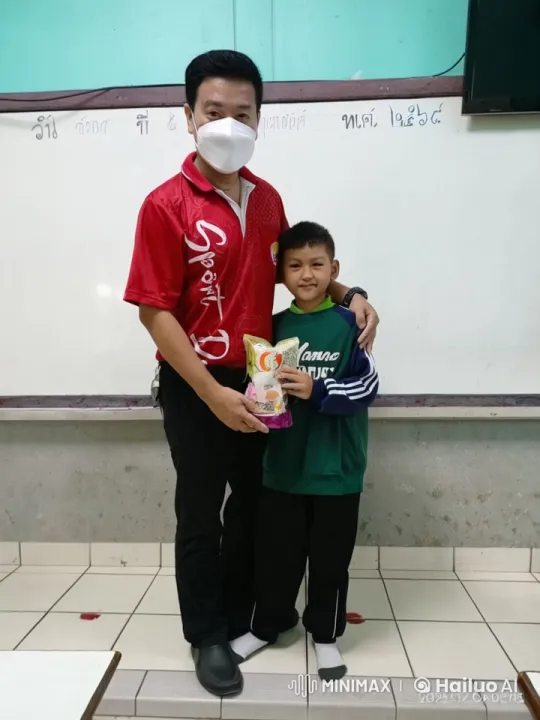 Father-Son Kung Fu Training in Classroom Setting – AI Generated Video | Hailuo AI