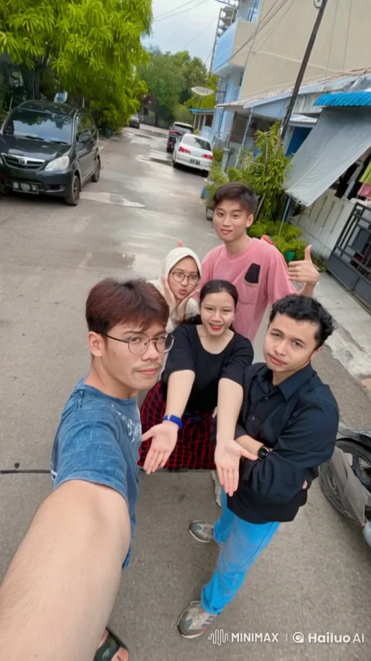 Friends Practicing Kungfu with Excitement and Laughter – AI Generated Video | Hailuo AI