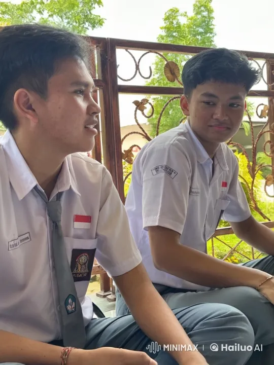 High School Students' Kungfu Fight on Garden Bench – AI Generated Video | Hailuo AI