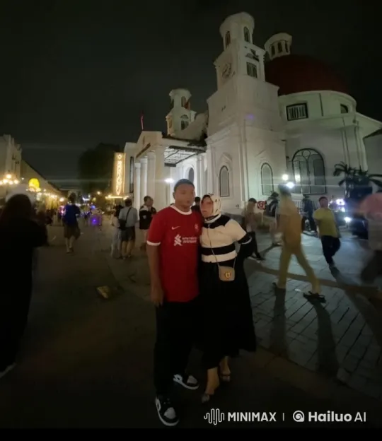 Nocturnal Kung Fu Showdown in Urban Setting – AI Generated Video | Hailuo AI