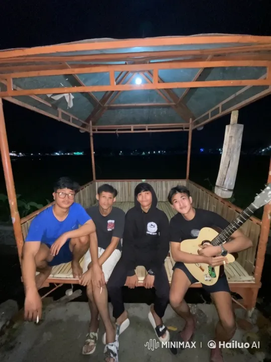 Nighttime Pavilion: Young Men's Energetic Chinese Martial Arts Display – AI Generated Video | Hailuo AI