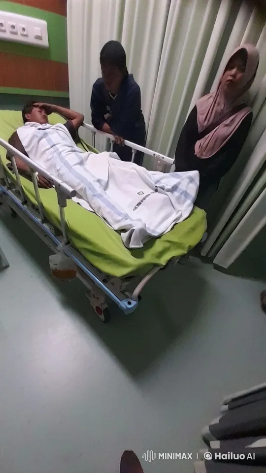 Harmony in Healing: Tai Chi in the Hospital – AI Generated Video | Hailuo AI