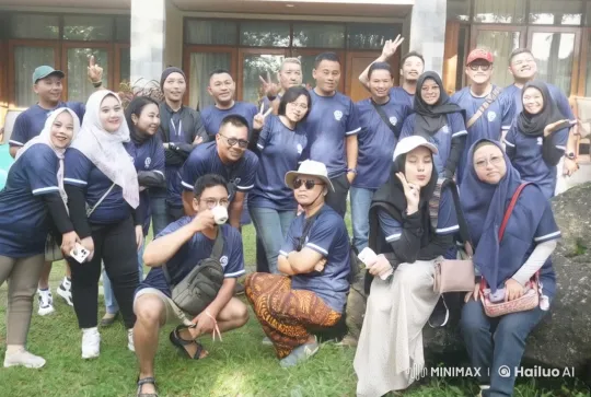 Energetic Group Enjoying Kungfu in Outdoor Setting – AI Generated Video | Hailuo AI