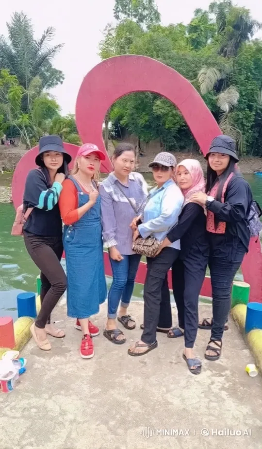 Group Performs Kung Fu in Front of Heart Sculpture – AI Generated Video | Hailuo AI