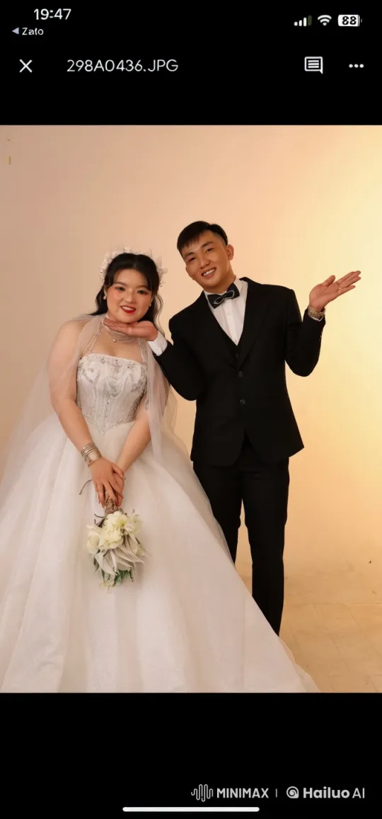 Wedding Couple's Entertaining Kung Fu Performance – AI Generated Video | Hailuo AI