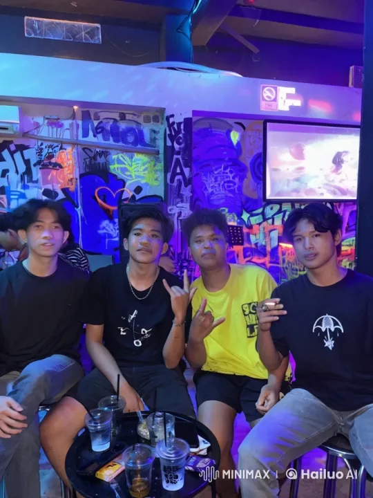 Graffiti-Adorned Friends Engage in Vibrant Kungfu Fight – AI Generated Video | Hailuo AI