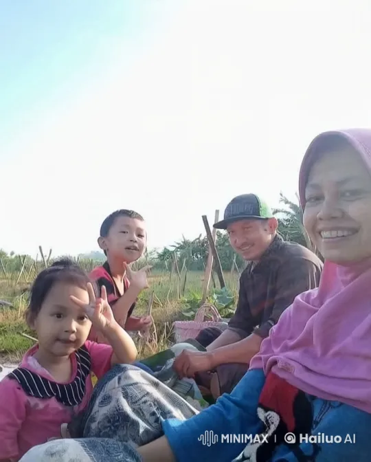 Family Enjoyment Showcased with Martial Arts in Nature – AI Generated Video | Hailuo AI
