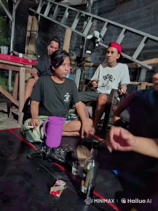Nighttime Outdoor Gathering with Friends – AI Generated Video | Hailuo AI