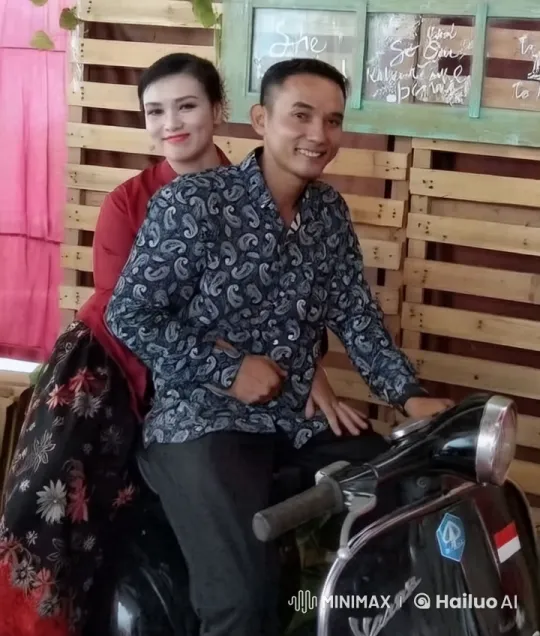 Couple Demonstrates Kung Fu on Vespa with Supportive Harmony – AI Generated Video | Hailuo AI