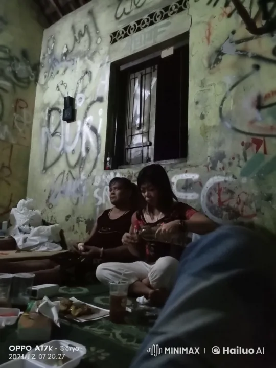 Intimate Kungfu Practice in Graffiti-Laden Room – AI Generated Video | Hailuo AI