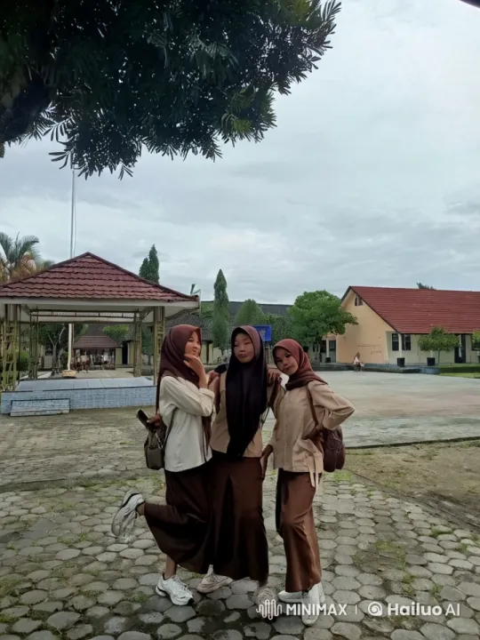 Three Girls Perform Kung Fu in Coordinated Outfits – AI Generated Video | Hailuo AI