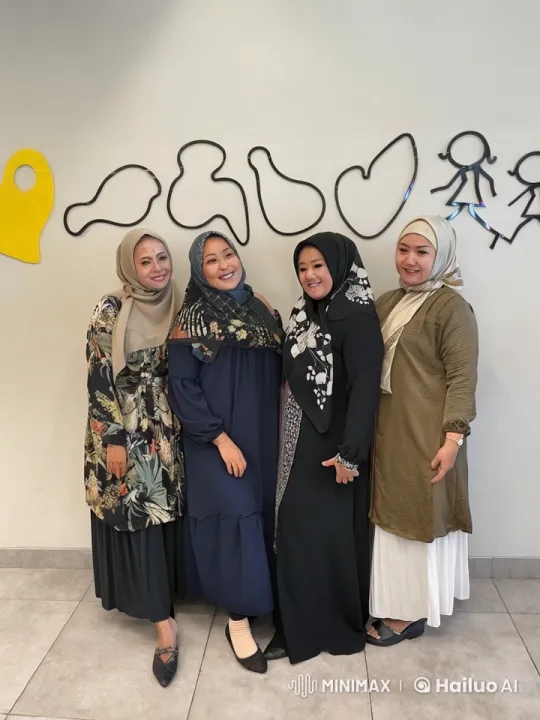 Four Women in Hijabs Perform Martial Arts Stances – AI Generated Video | Hailuo AI