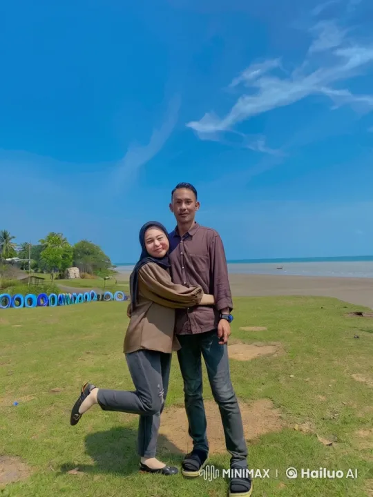 Couple Practicing Kungfu in Serene Beach Setting – AI Generated Video | Hailuo AI