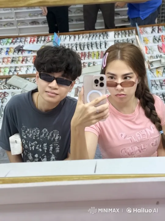 Kungfu Action Sequence in Eyeglasses Store – AI Generated Video | Hailuo AI