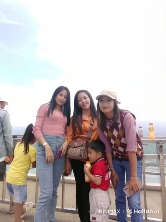 Live2D Animation: Group Photo at Scenic Lookout – AI Generated Video | Hailuo AI