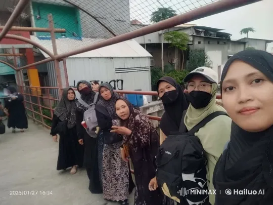 Women Celebrate with Traditional Dance and Kung Fu on Bridge – AI Generated Video | Hailuo AI