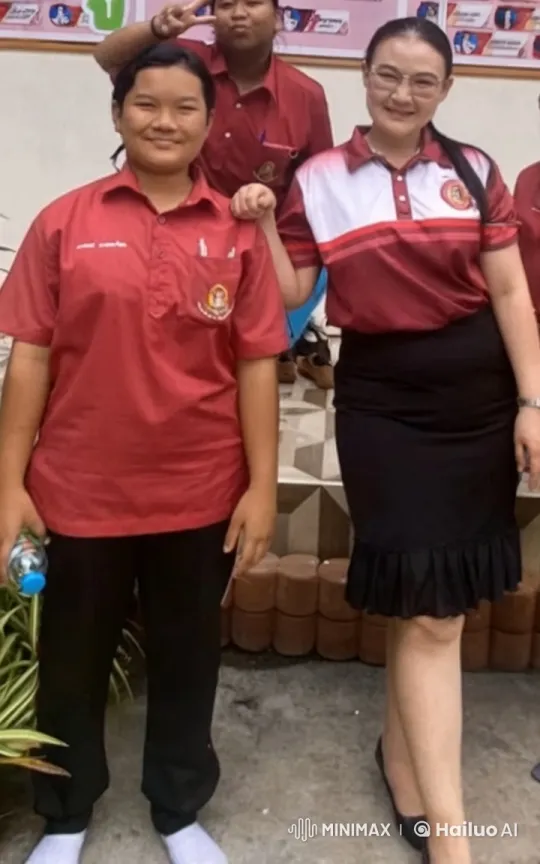 Red and White School Uniforms: Kung Fu Showdown – AI Generated Video | Hailuo AI