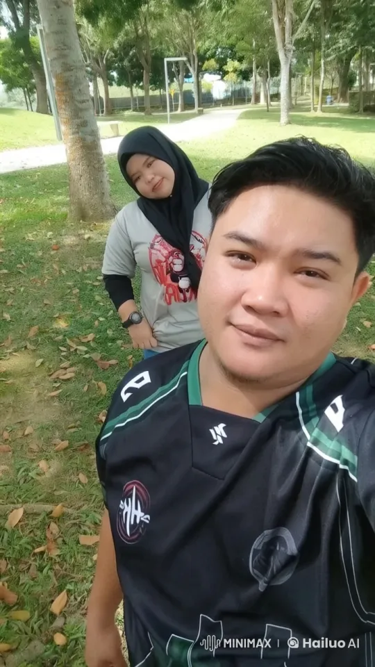 Traditional Wing Chun and Kung Fu Display in Park – AI Generated Video | Hailuo AI