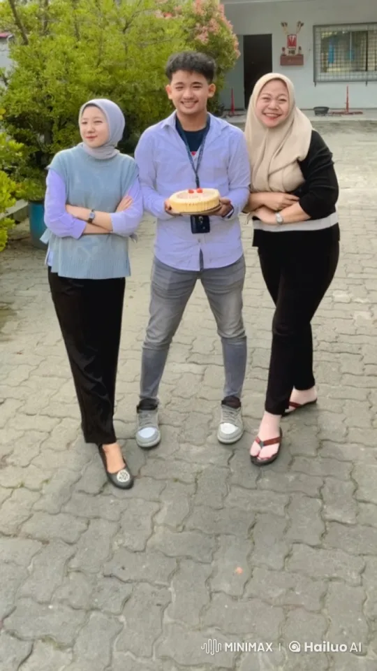 Outdoor Kungfu Birthday Celebration with Friends – AI Generated Video | Hailuo AI