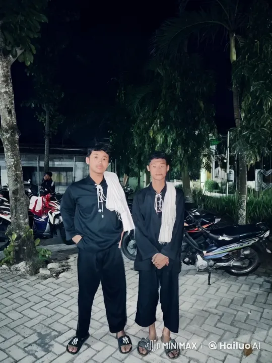 Traditional Kungfu Practitioners Demonstrate Skills at Night – AI Generated Video | Hailuo AI