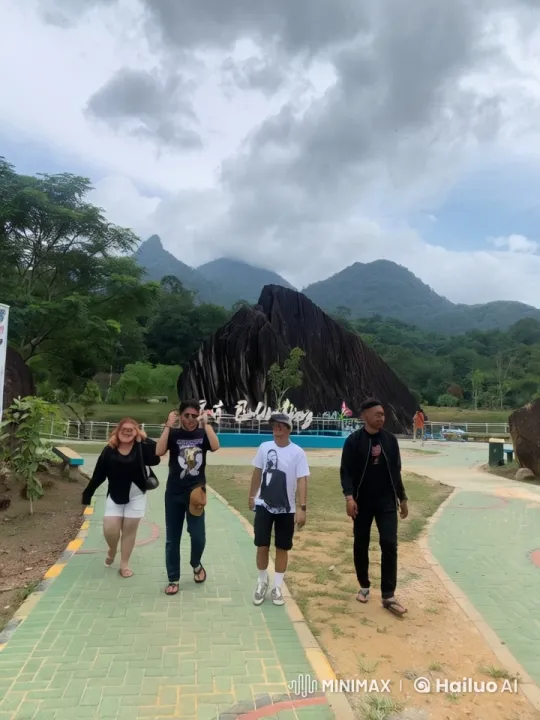 Friends Display Kungfu Skills in Scenic Park – AI Generated Video | Hailuo AI