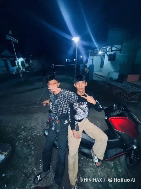 Nighttime Kungfu Performance by Two Young Men – AI Generated Video | Hailuo AI