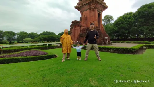 Family Bonding Through Kung Fu in Historic Setting – AI Generated Video | Hailuo AI