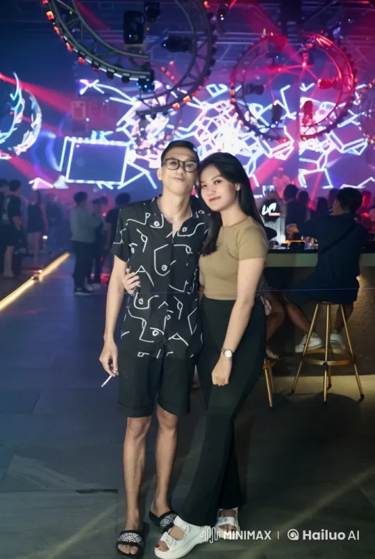 Vibrant Nightclub Kungfu Showdown – AI Generated Video | Hailuo AI