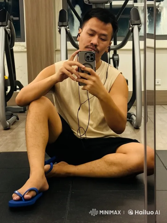 Ultra-HD Live2D Video of a Young Man in a Gym – AI Generated Video | Hailuo AI