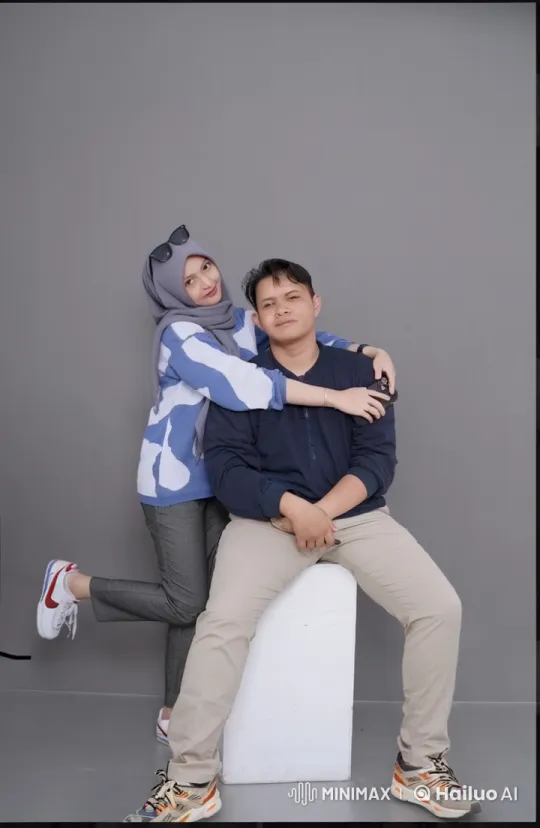 Couple Shares Tender Moment in Intimate Setting – AI Generated Video | Hailuo AI