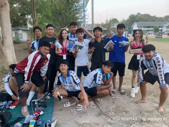 Youthful Enthusiasts Displaying Athleticism and Camaraderie – AI Generated Video | Hailuo AI