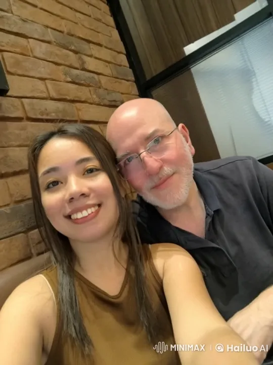 Intimate Couple Sharing a Kiss in Cozy Restaurant – AI Generated Video | Hailuo AI