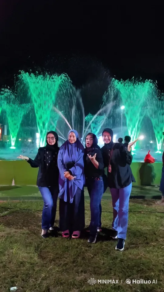 Nighttime Fountain Kungfu Showdown – AI Generated Video | Hailuo AI