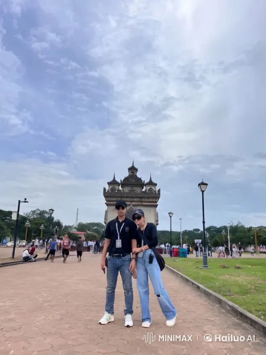 Couple Demonstrates Kung Fu in Front of Monument – AI Generated Video | Hailuo AI