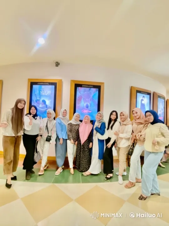 Friends Mimic Kungfu in Movie Theater Lobby – AI Generated Video | Hailuo AI