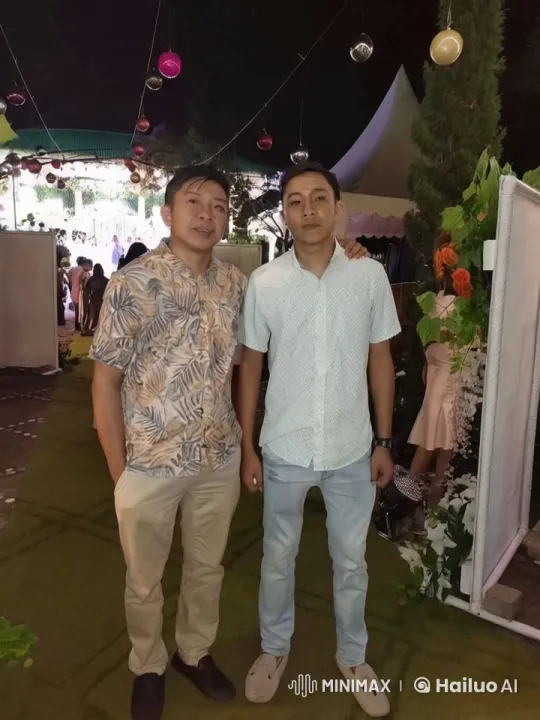 Tropical Festival: Men Showcase Martial Arts Skills – AI Generated Video | Hailuo AI