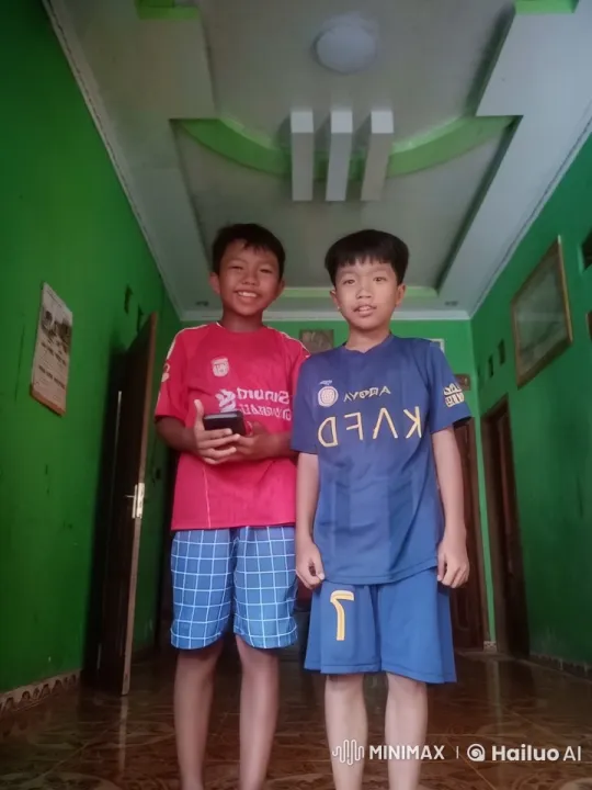 Boys Demonstrate Kung Fu Skills in Energetic Sparring Session – AI Generated Video | Hailuo AI