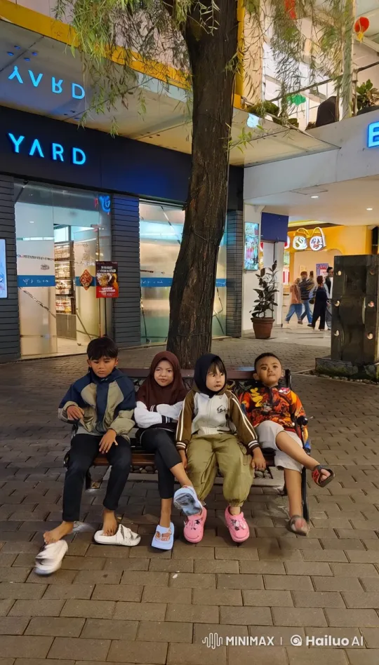 Children Playfully Practice Kungfu in Shopping Area – AI Generated Video | Hailuo AI