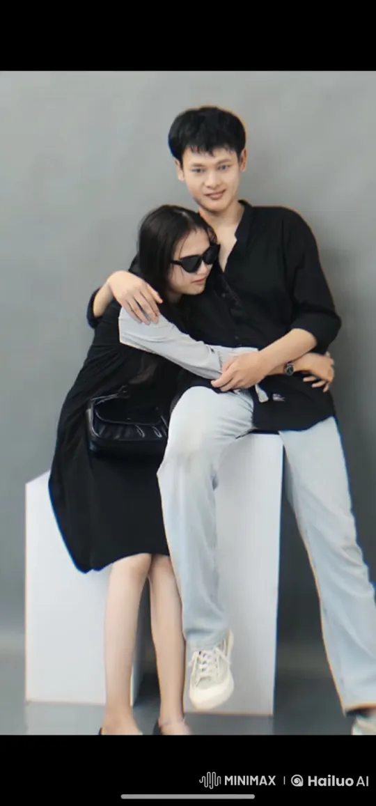 Cute Couple's Playful Quarrel on White Cube – AI Generated Video | Hailuo AI