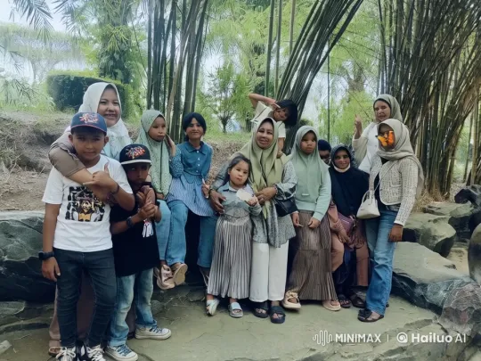 Large Family Gathering in Peaceful Bamboo Setting – AI Generated Video | Hailuo AI
