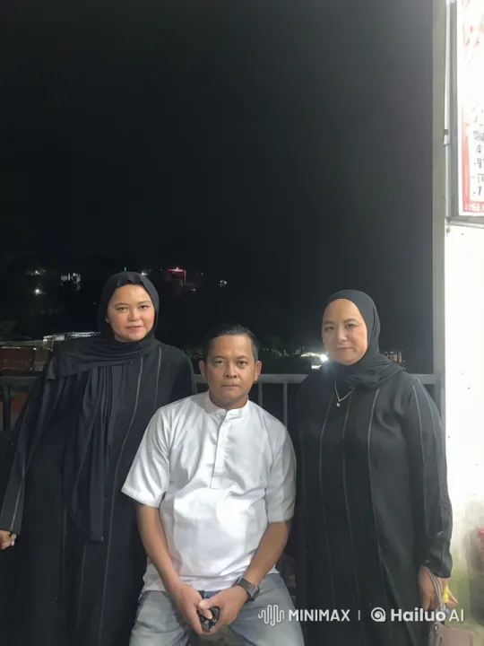 Synchronized Kung Fu Performance by Three Practitioners – AI Generated Video | Hailuo AI