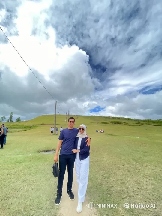 Couple Performs Dynamic Kungfu Routine in Serene Setting – AI Generated Video | Hailuo AI