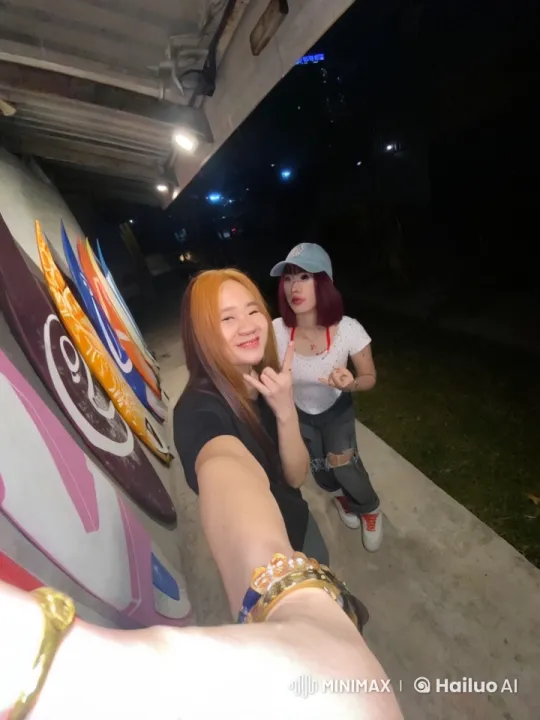 Vibrant Graffiti Backdrop: Kung Fu Fight Scene – AI Generated Video | Hailuo AI