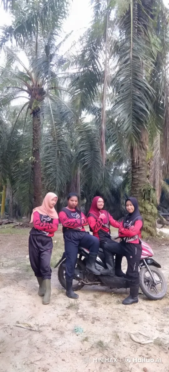 Kung Fu Fighters Showcase Skills in Palm Plantation – AI Generated Video | Hailuo AI