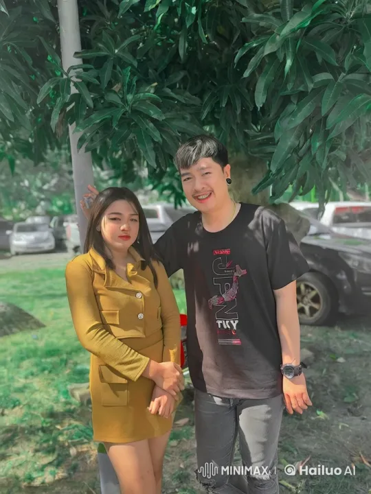 Martial Arts Duo Showcases Skills in Park Setting – AI Generated Video | Hailuo AI