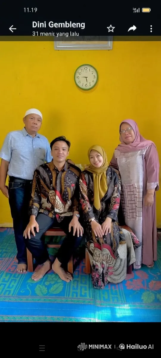 Family Demonstrates Synchronized Kung Fu in Colorful Room – AI Generated Video | Hailuo AI