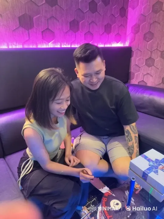 Kungfu Masters Display Dynamic Fighting Skills on Couch – AI Generated Video | Hailuo AI