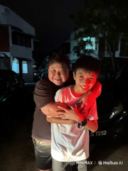 Kung Fu Demonstration in Suburban Street at Night – AI Generated Video | Hailuo AI