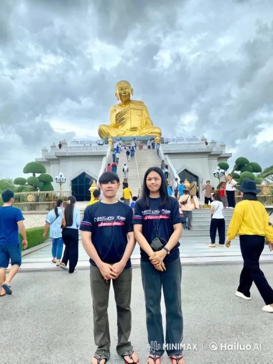 Golden Buddha Statue: Kung Fu Fight Meets Peaceful Background – AI Generated Video | Hailuo AI
